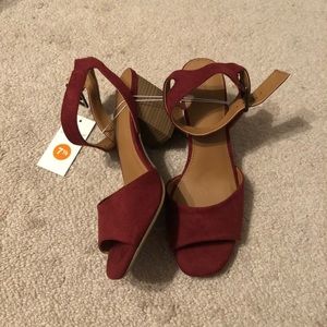 Universal Thread (Target) NWT Rust Chunky Heel 7.5